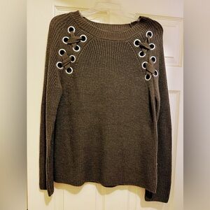 Freshman Olive Scoop Neck with gold circle and ribbons